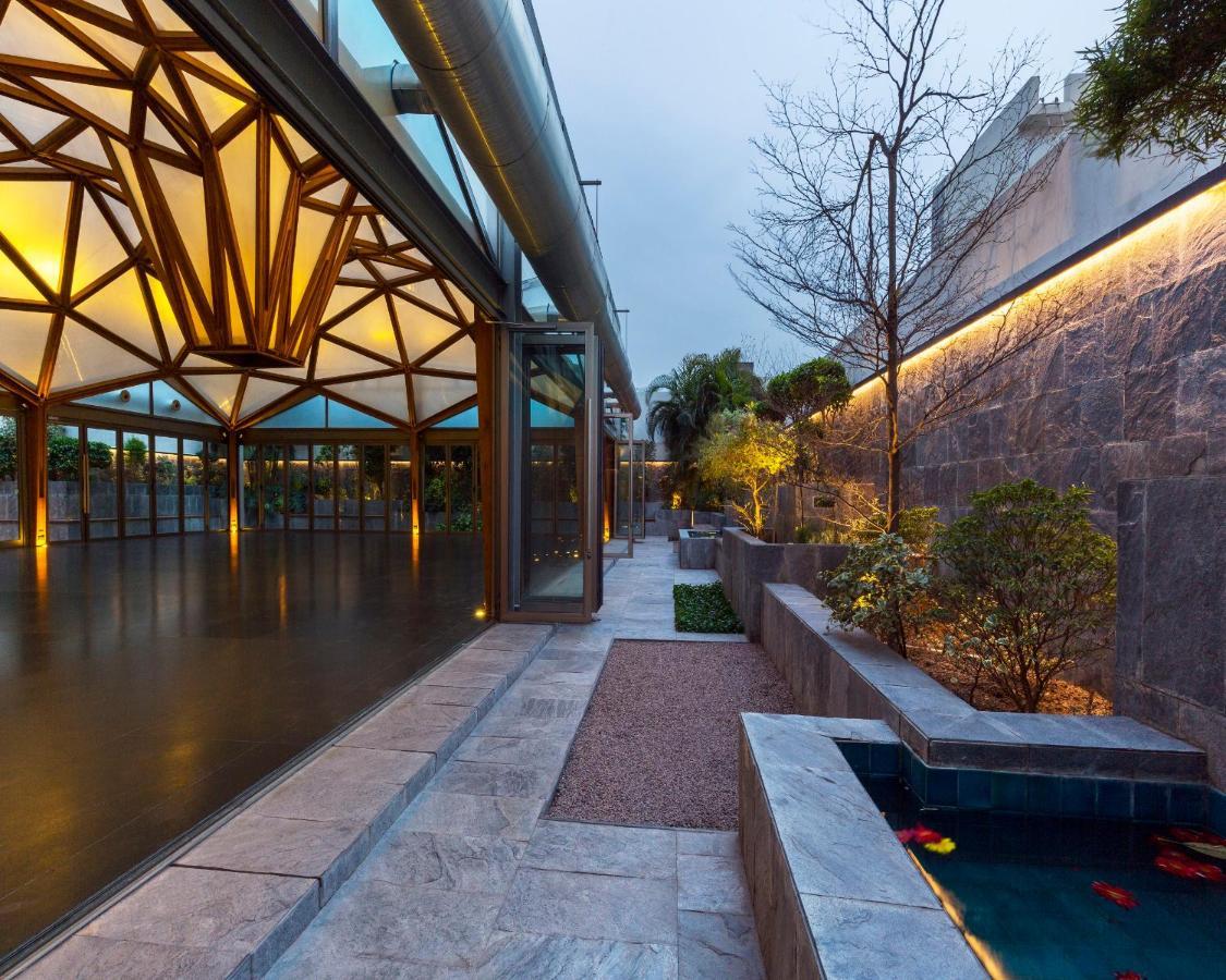 Hotel Crystal Palace Meerut Bagian luar foto