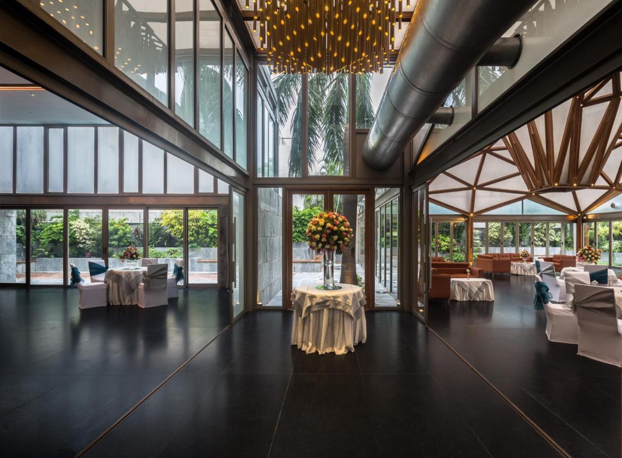 Hotel Crystal Palace Meerut Bagian luar foto