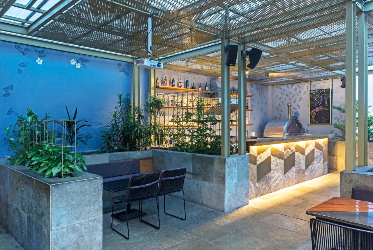 Hotel Crystal Palace Meerut Bagian luar foto