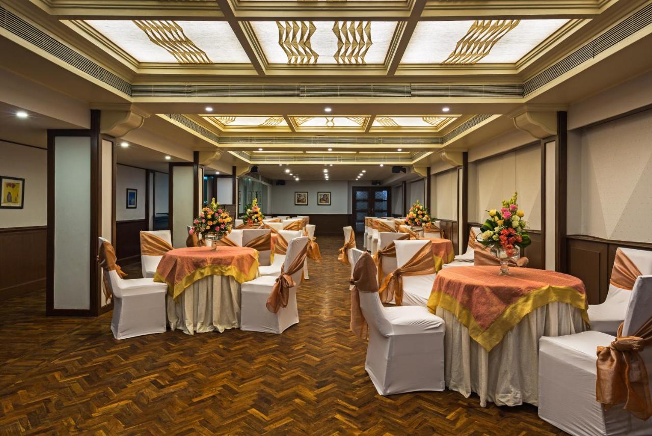 Hotel Crystal Palace Meerut Bagian luar foto