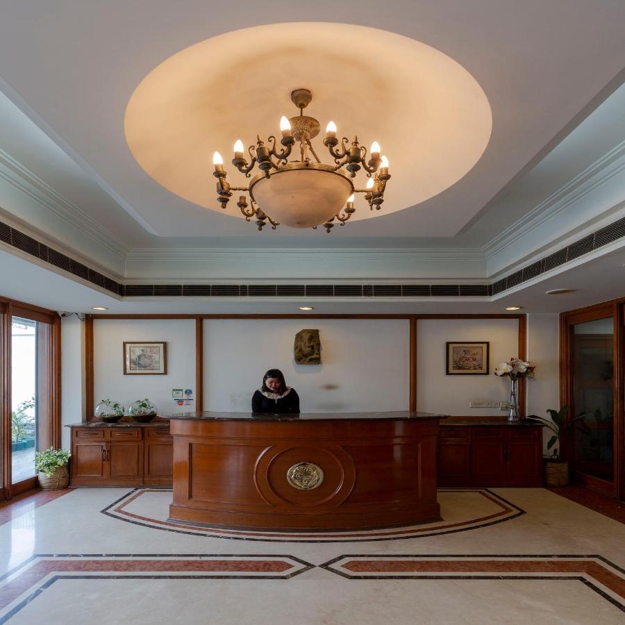 Hotel Crystal Palace Meerut Bagian luar foto
