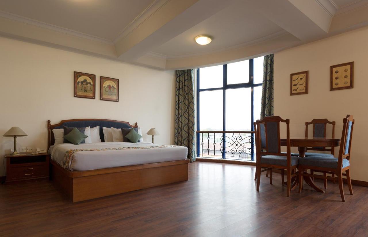 Hotel Crystal Palace Meerut Bagian luar foto