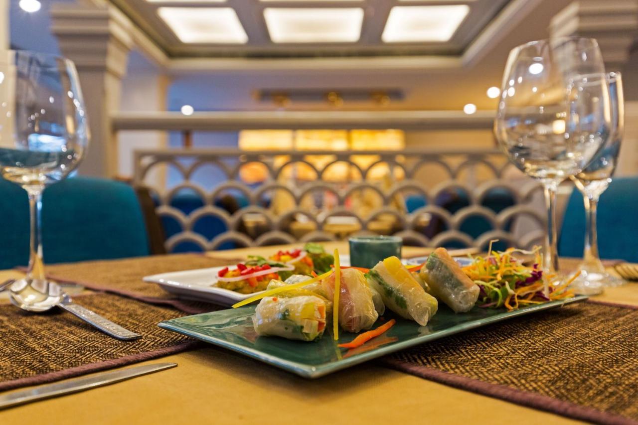 Hotel Crystal Palace Meerut Bagian luar foto