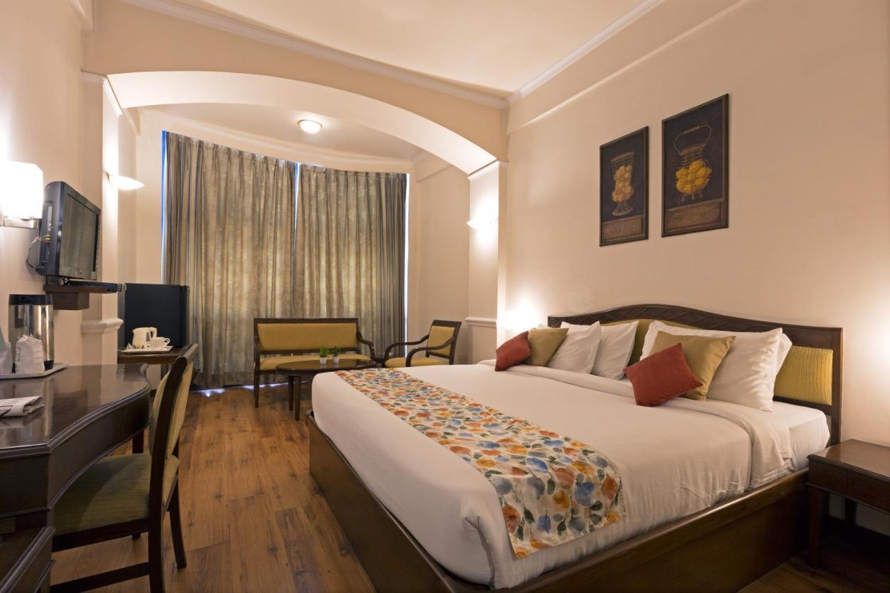 Hotel Crystal Palace Meerut Bagian luar foto