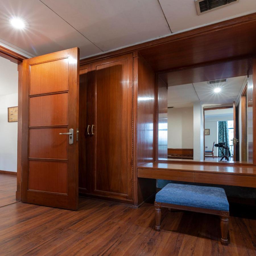 Hotel Crystal Palace Meerut Bagian luar foto