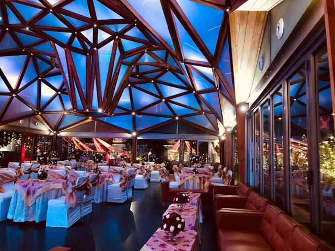 Hotel Crystal Palace Meerut Bagian luar foto