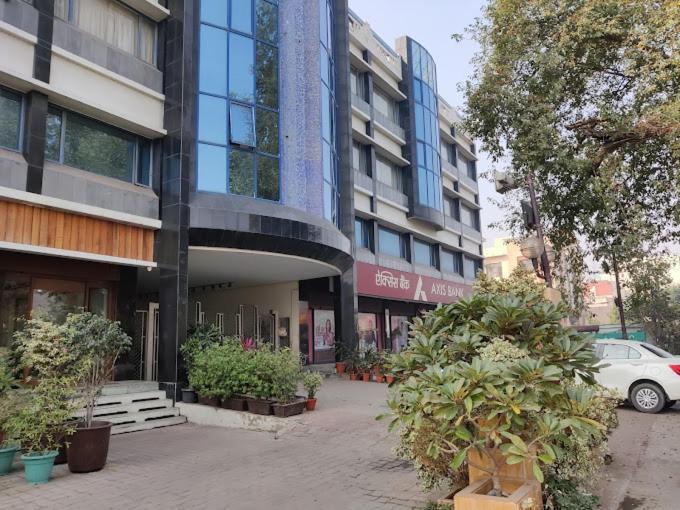 Hotel Crystal Palace Meerut Bagian luar foto